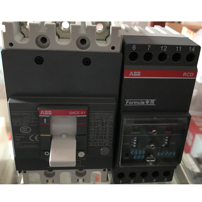 Molded case circuit breaker